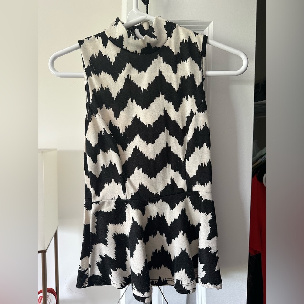 Charlotte Russe - White & Black Peplum Top | Size: S